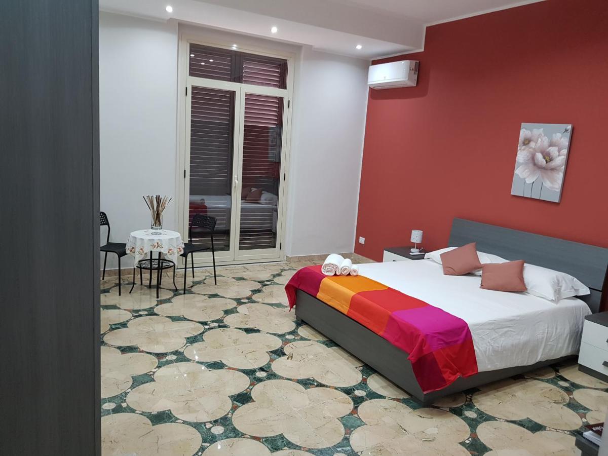 Lotus Of Etna Apartment Катания Екстериор снимка